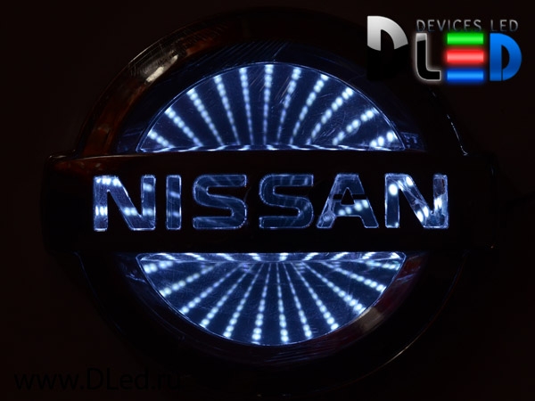   Трехмерная эмблема для Nissan Livina Белого свечения