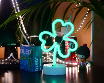   Настольный неоновый светильник "Цветок Клевер" зелёный DLED